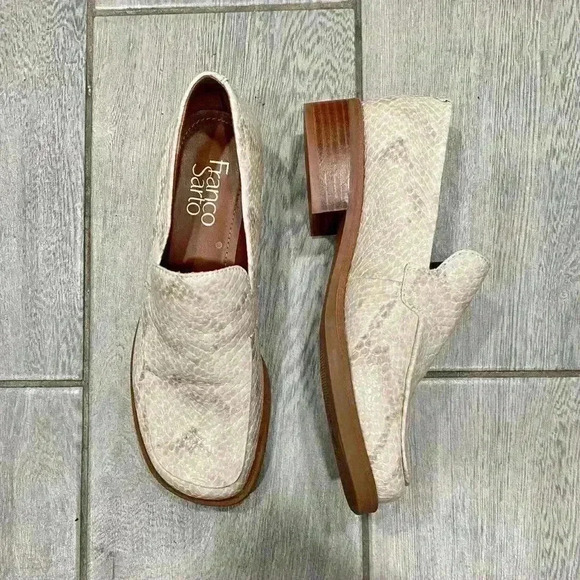 Franco Sarto Boccabling Light Beige Snakeskin Loafer Women’s Size 6.5 - Picture 2 of 7